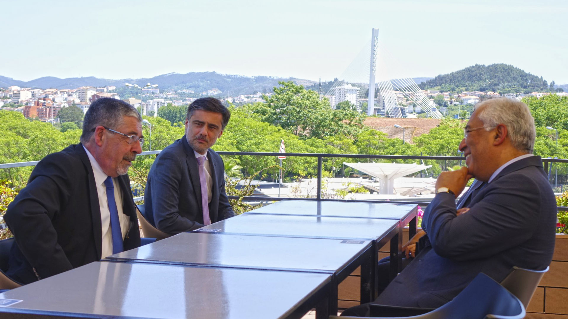 António Costa almoça com Manuel Machado em restaurante de Coimbra