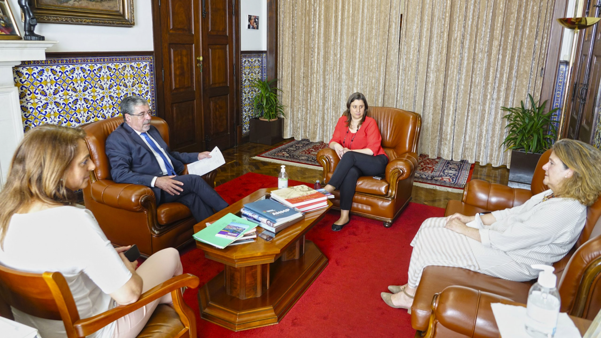 Câmara isenta comércio de taxas até ao fim do ano