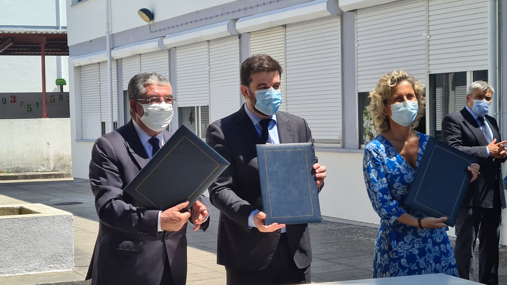 Programa de remoção de fibrocimento chega a oito escolas de Coimbra