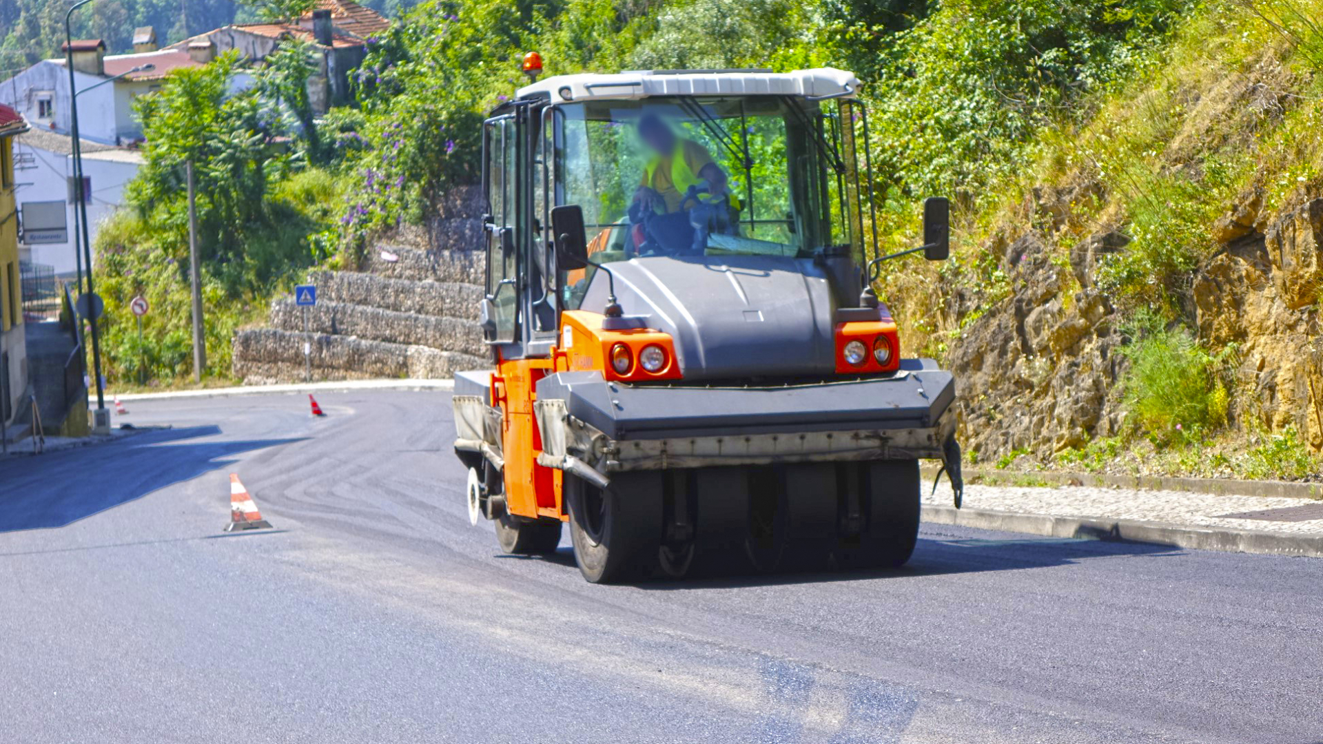 Câmara continua repavimentação de vias