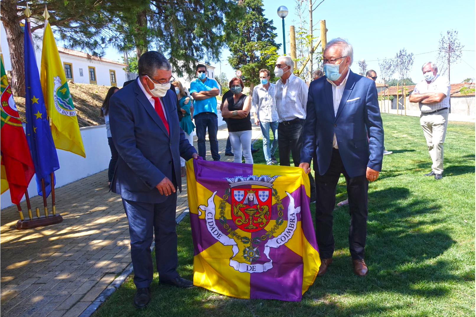 Largo do Chafariz em S. Martinho do Bispo requalificado e mais funcional