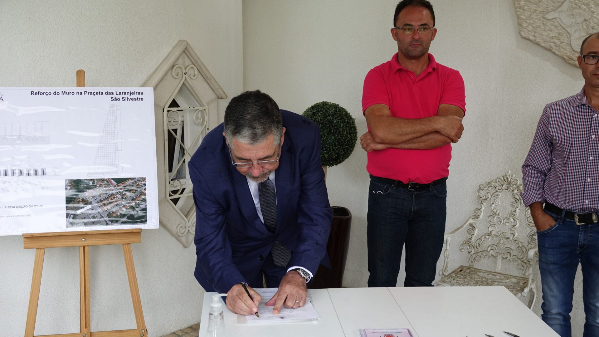 Praceta das Laranjeiras, em São Silvestre, vai receber novo muro de suporte e passeios requalificados