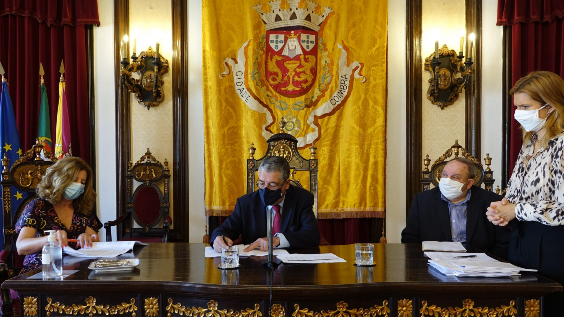 CM Coimbra descentraliza e transfere 1,3M€ para reforçar autonomia das escolas