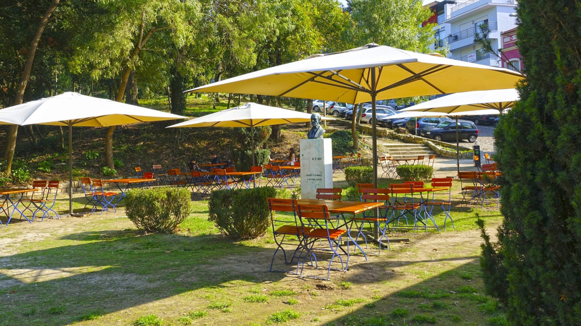 CM Coimbra mantém alargamento das esplanadas e horários do comércio até às 23h00