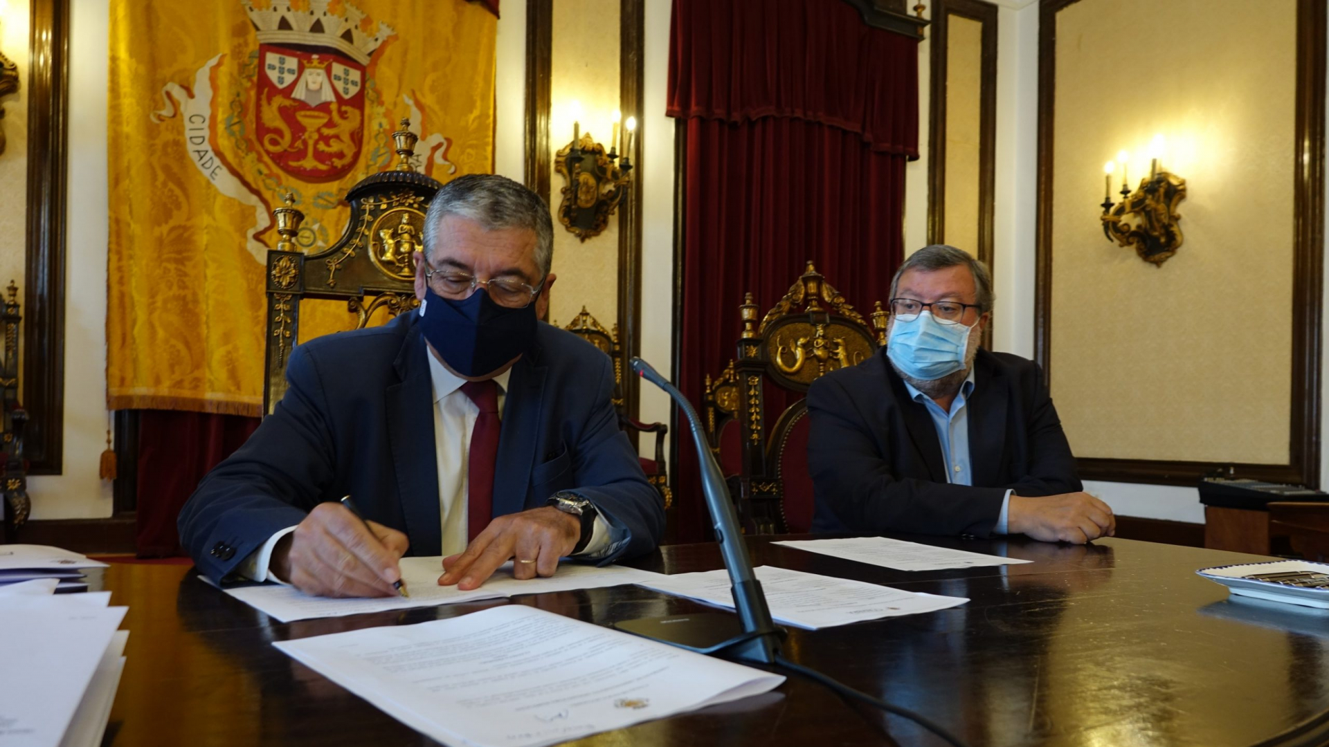 CM Coimbra entrega habitações a 16 famílias com baixos recursos