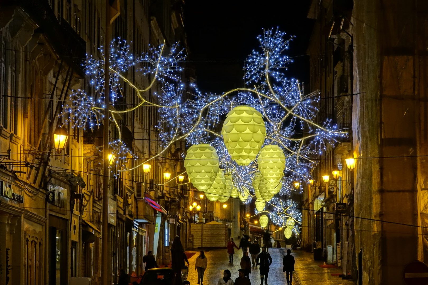 Iluminação de Natal é amanhã ligada para apoiar o comércio