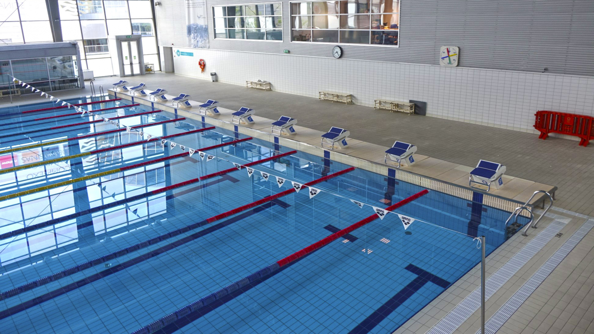 Câmara isenta de taxas clubes que utilizam piscinas municipais para aulas de natação