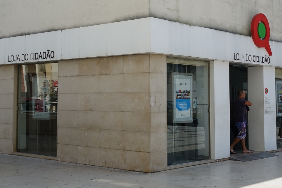 CM Coimbra denuncia mau exemplo de centralismo e exige urgente solução da AMA para a Loja do Cidadão