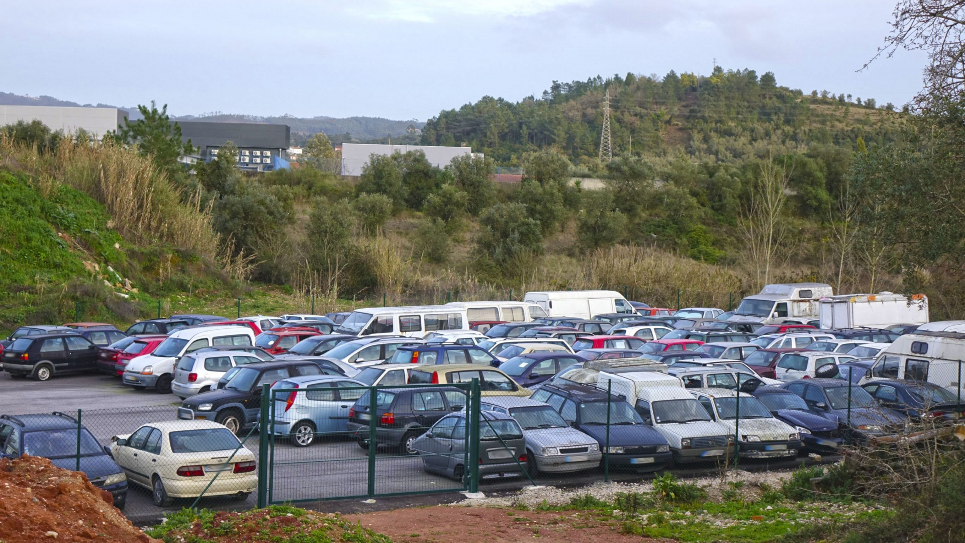 Mais de 150 viaturas abandonadas já foram recolhidas da via pública