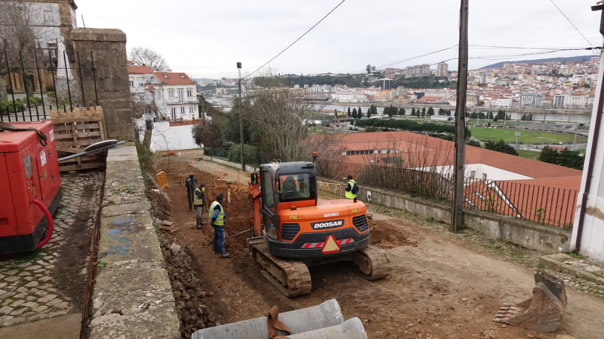 Requalificação da Calçada de Santa Isabel em curso