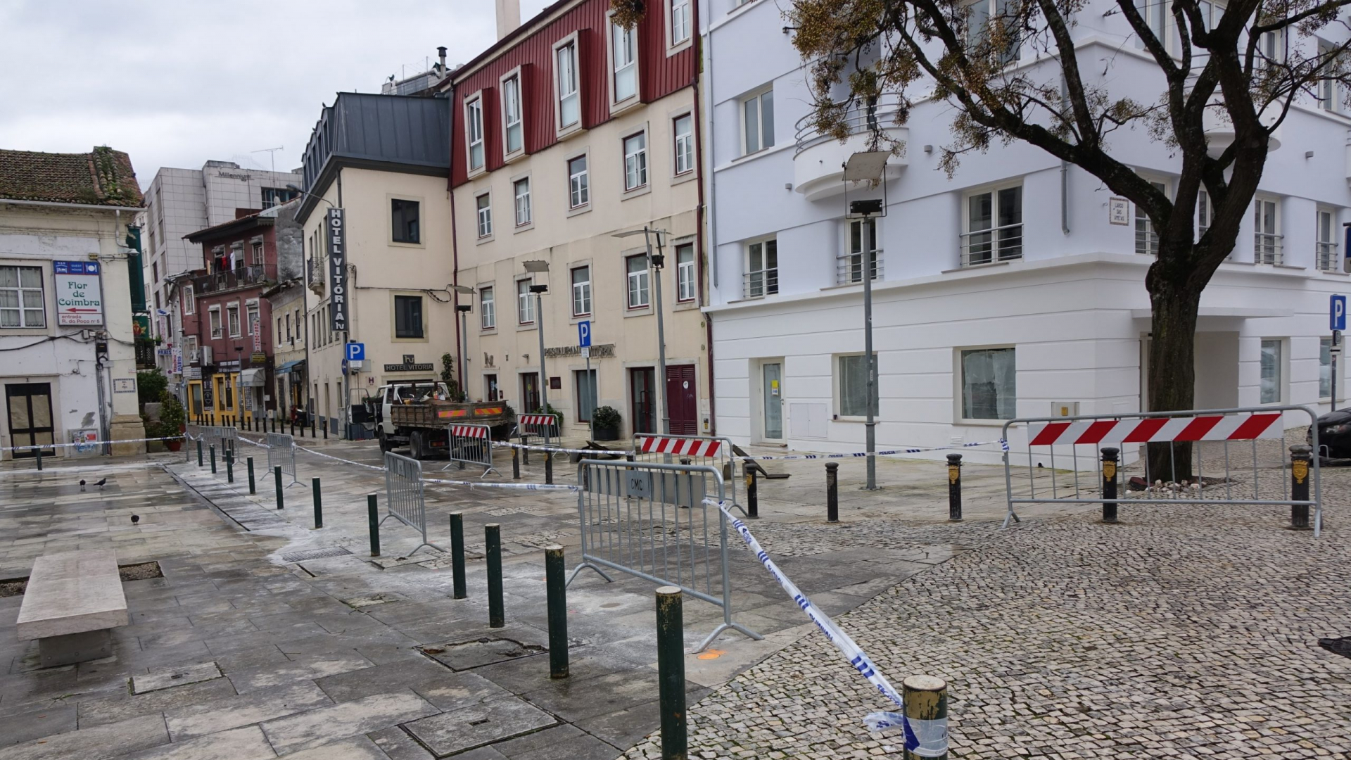 CM Coimbra repõe condições de segurança pedonal no Largo das Ameias e Rua da Sota