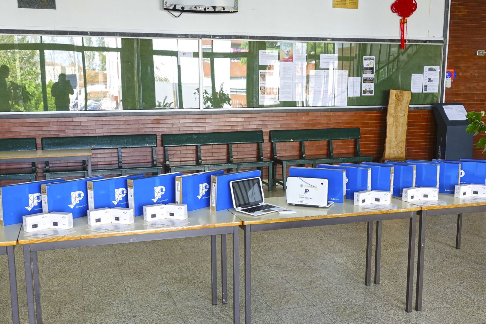 CM Coimbra disponibiliza 1300 equipamentos informáticos e vai adquirir mais 1150 para ensino online