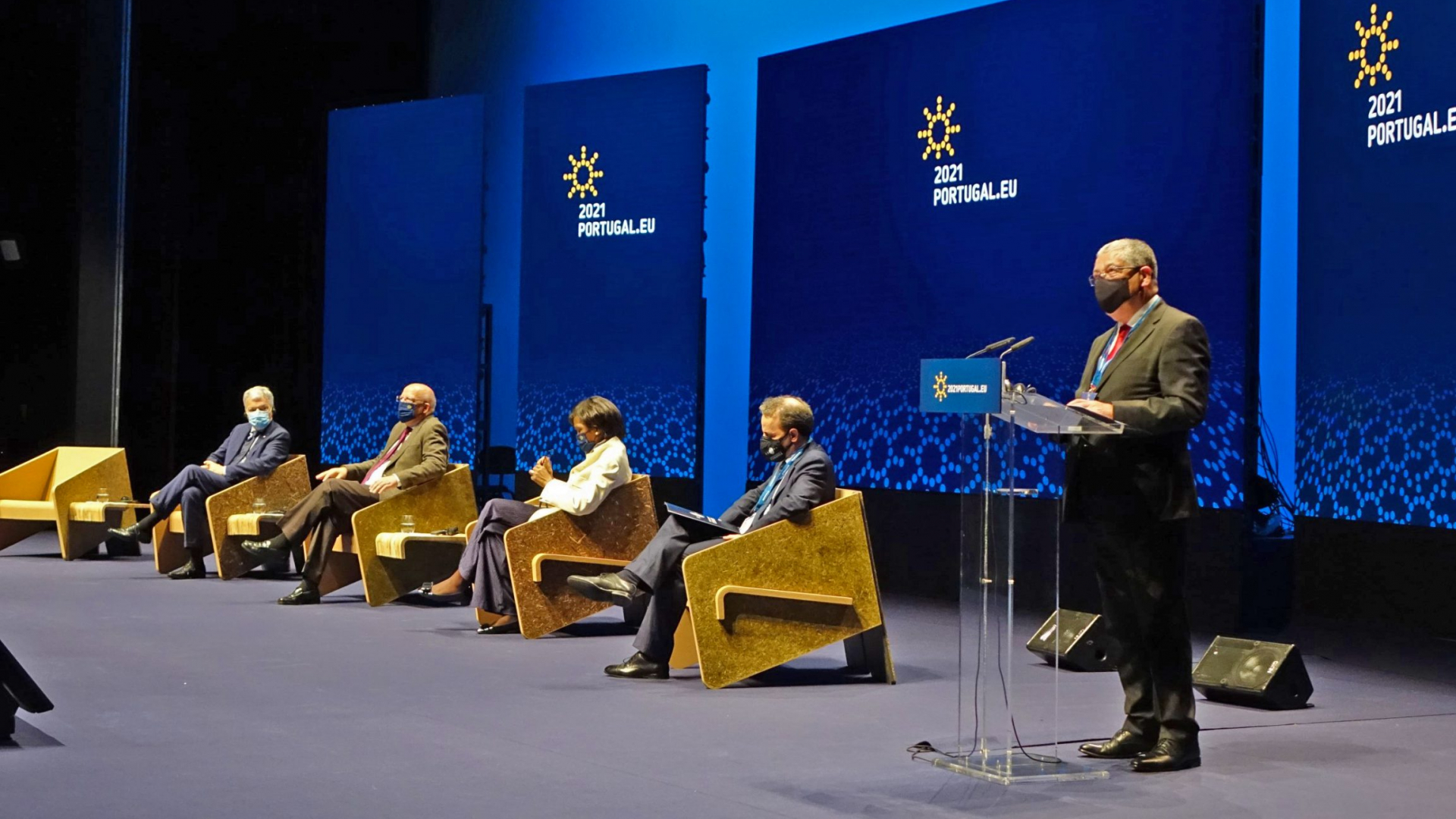 Manuel Machado: defesa do Estado de Direito democrático começa nas políticas públicas de proximidade