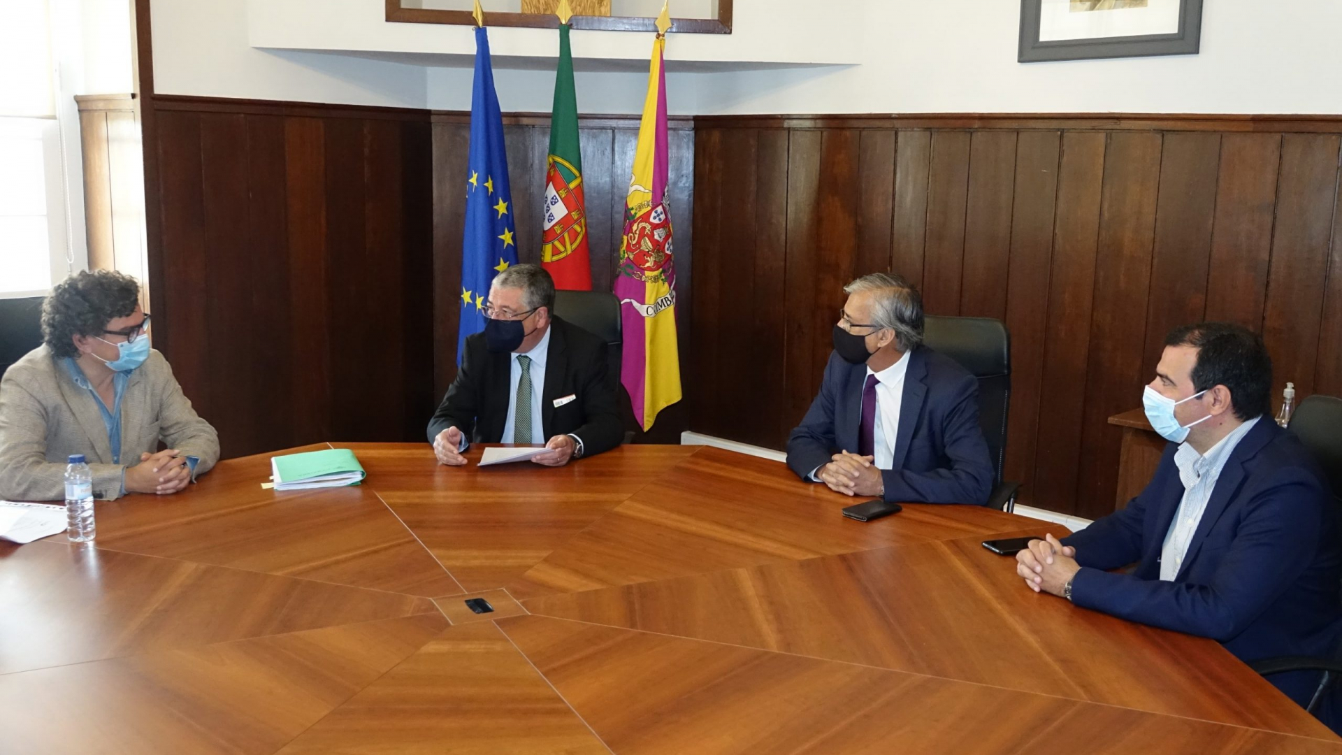 Formalizado contrato para exploração dos espaços de restauração no Mercado Municipal D. Pedro V