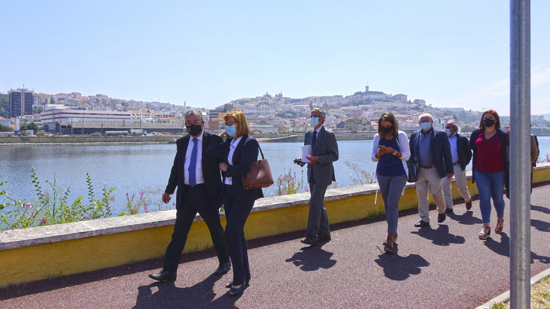 CM Coimbra e PO SEUR visitaram obras em curso nas margens do Mondego