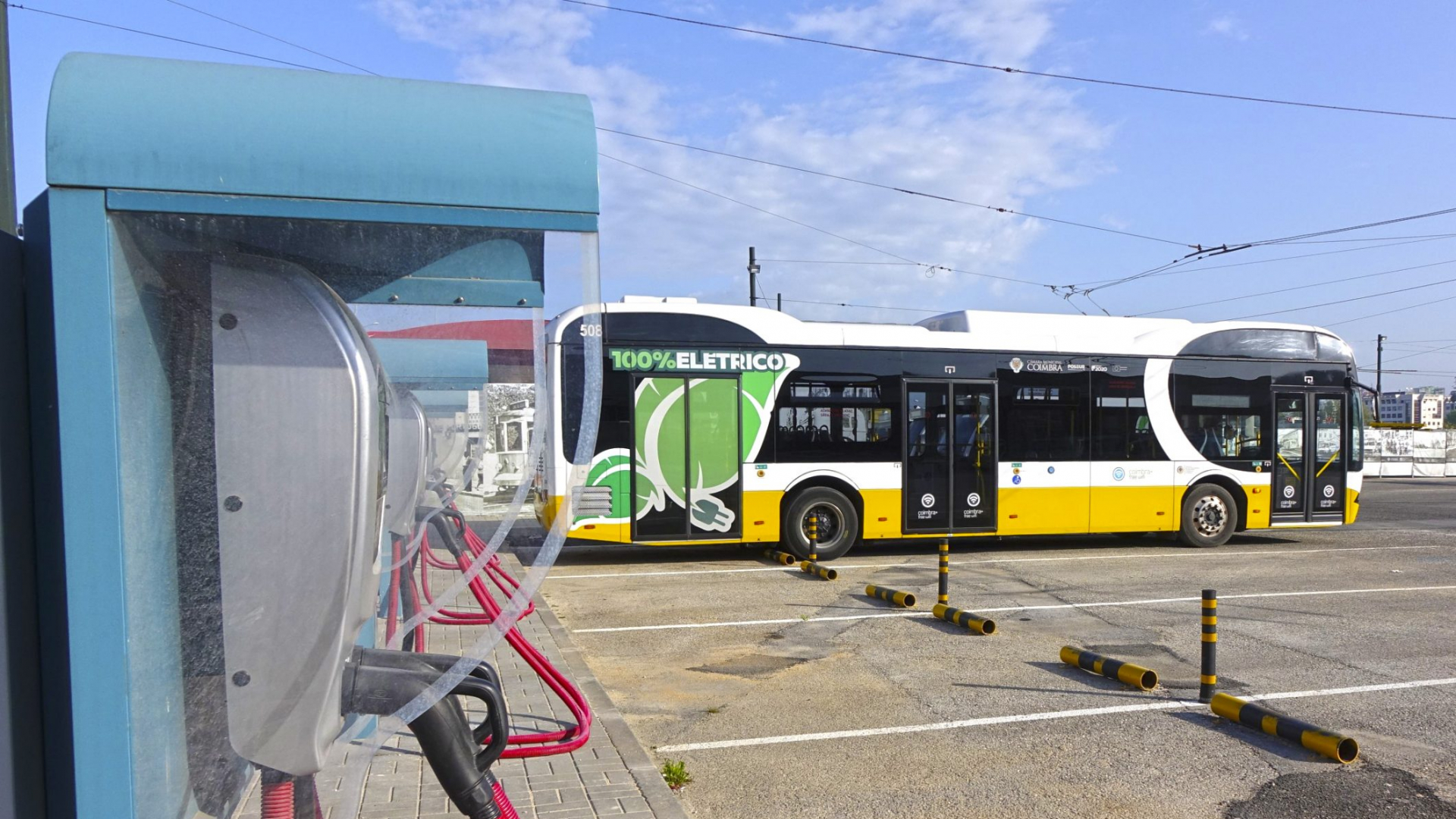 Autocarros 100% elétricos dos SMTUC evitaram 1075 ton de CO2 desde que entraram em funcionamento