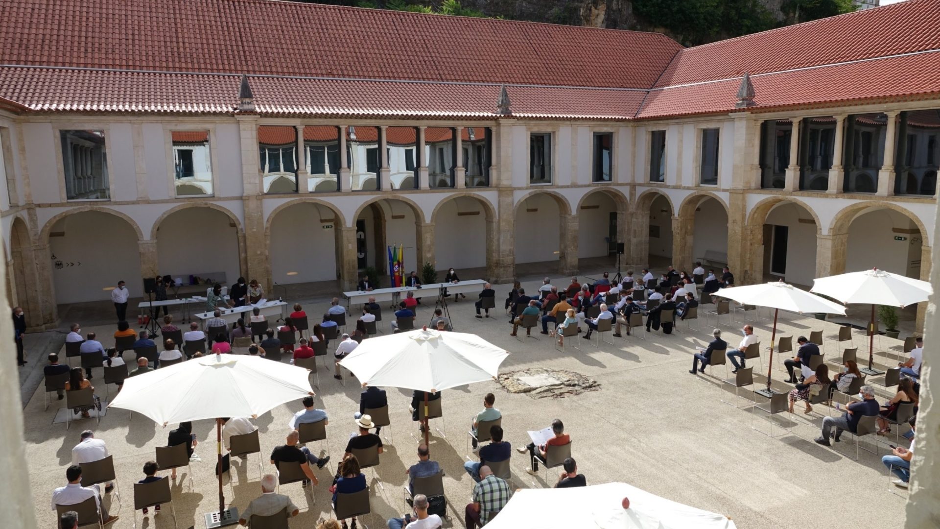 Câmara de Coimbra apoia financeiramente 80 associações culturais