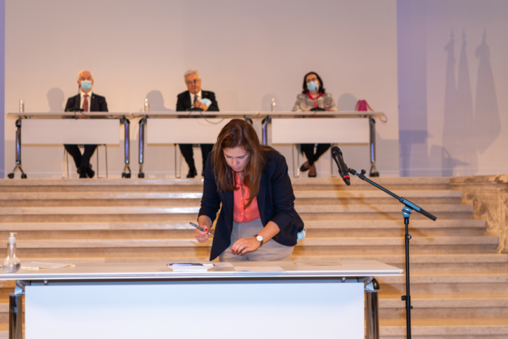 sem título-0111 (Custom)