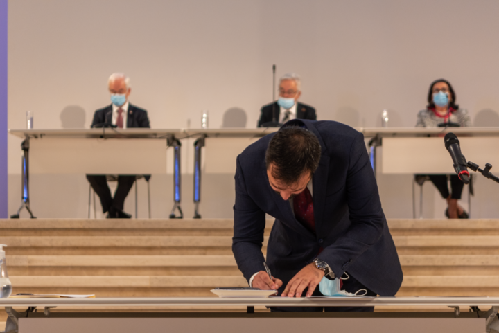 sem título-0195 (Custom)