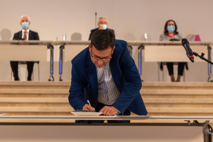 sem título-0424 (Custom)