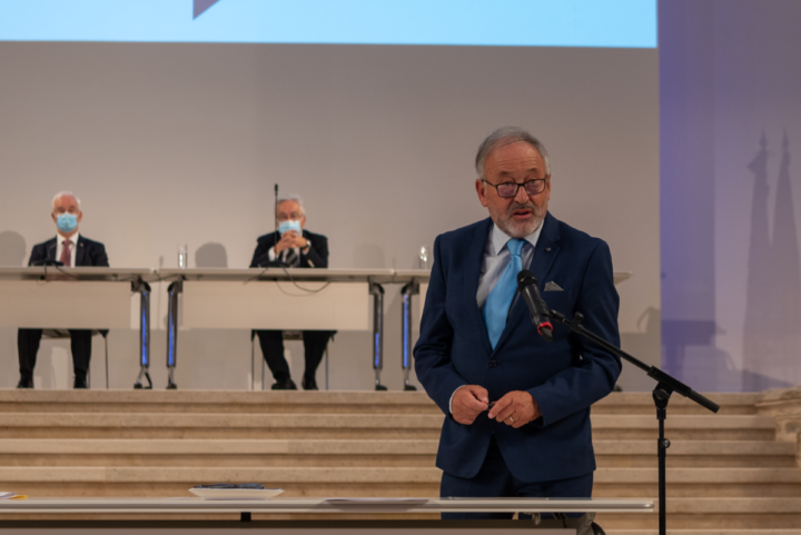 sem título-0471 (Custom)