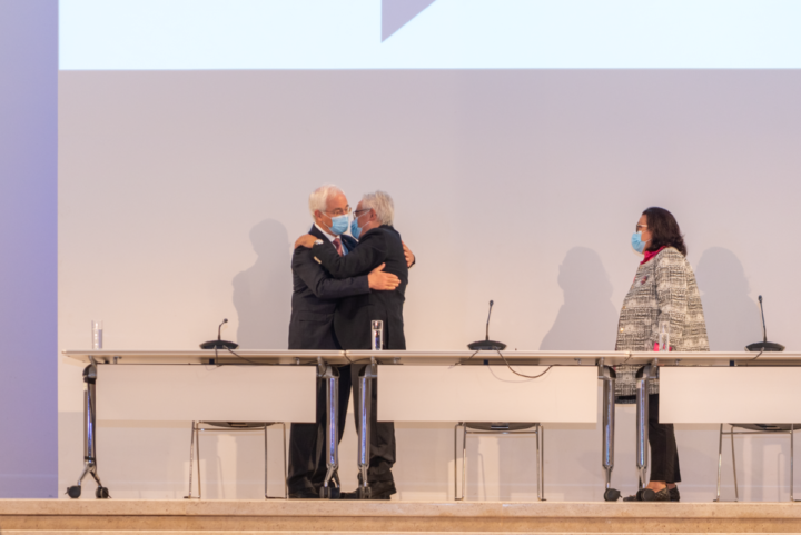 sem título-0530 (Custom)