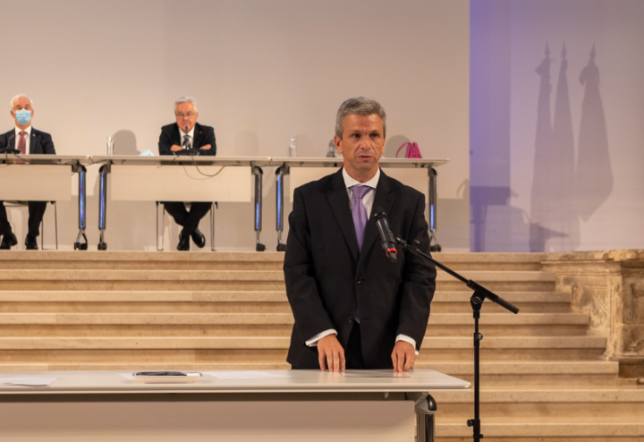 sem título-0623 (Custom)