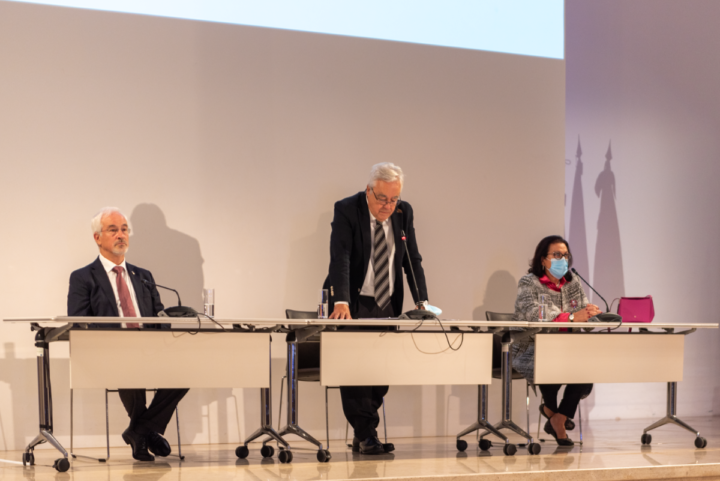 sem título-0629-1 (Custom)