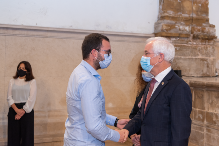 sem título-0734-2 (Custom)