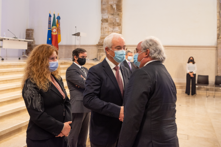 sem título-0822-2 (Custom)