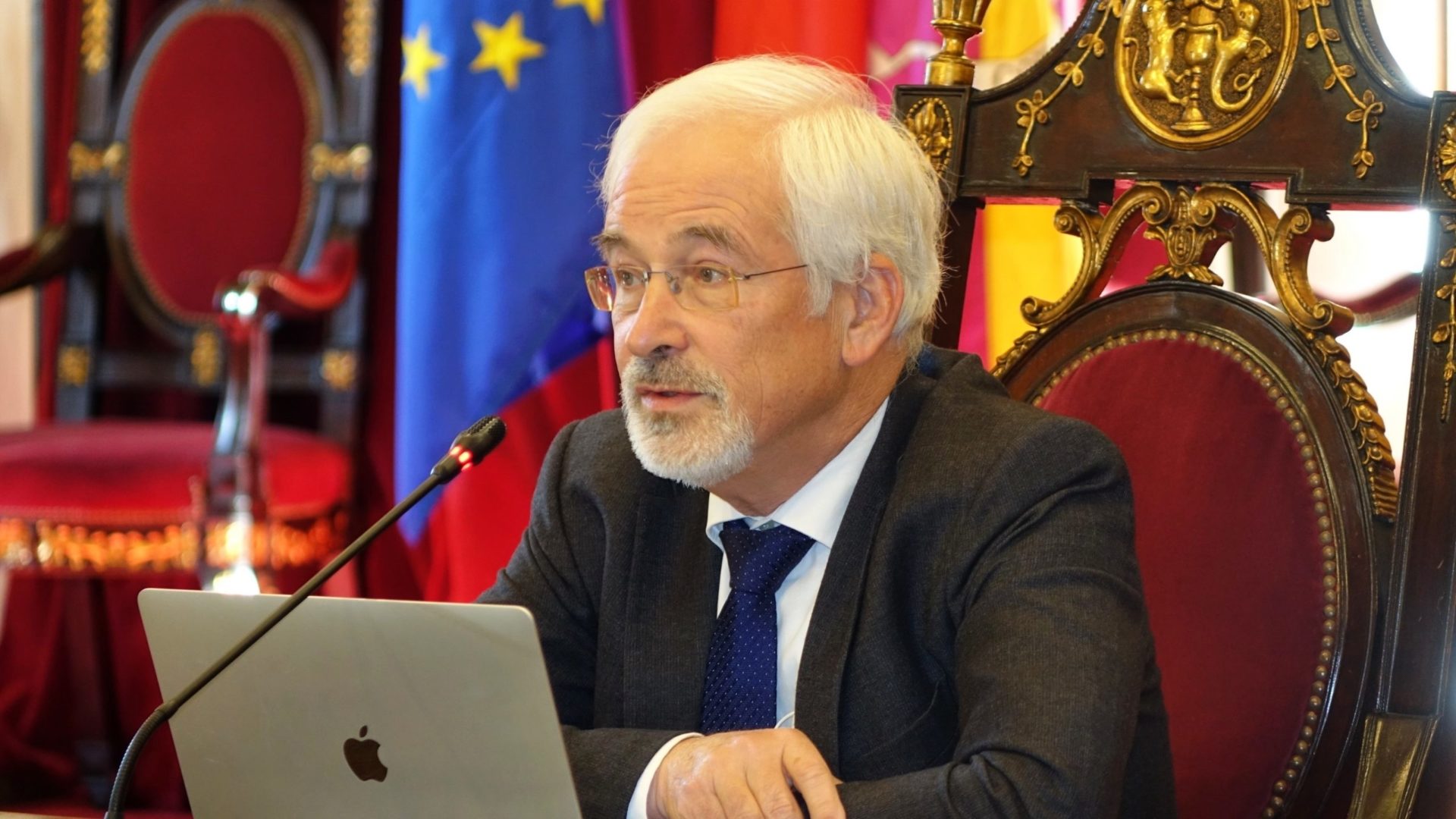 Presidente da CM Coimbra assegurou que carris entre Coimbra-A e Coimbra-B não são levantados sem garantias