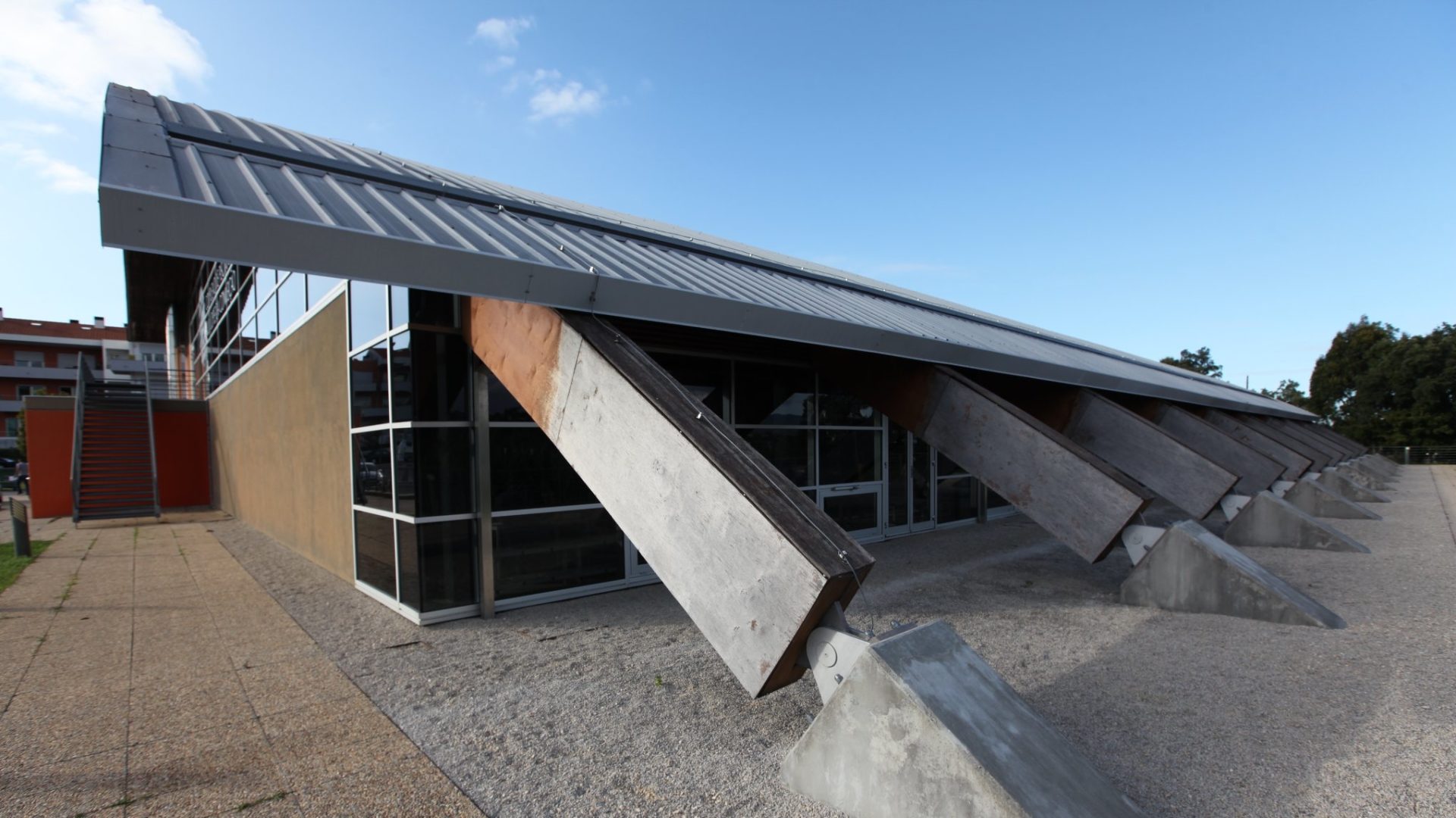 CM Coimbra abre novo concurso para requalificar piscinas Luís Lopes da Conceição