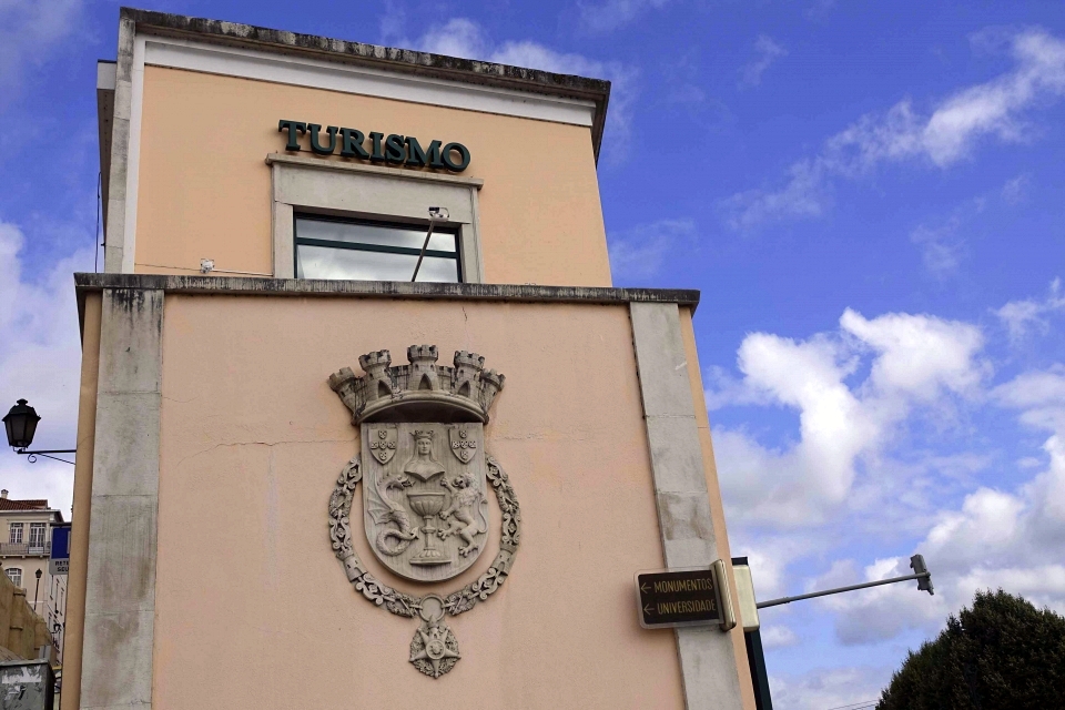CM Coimbra prorroga cedência de instalações do Largo da Portagem à Turismo Centro de Portugal