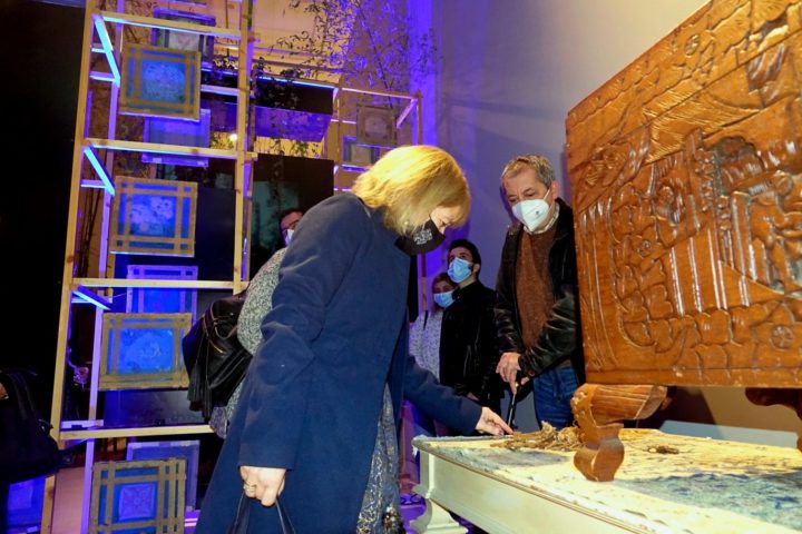 DSC02558 (Custom) (Custom)