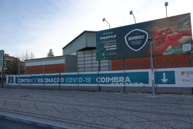 Alunos da Jaime Cortesão lesados pela utilização do pavilhão 1 do Estádio Universitário para Centro de Vacinação COVID