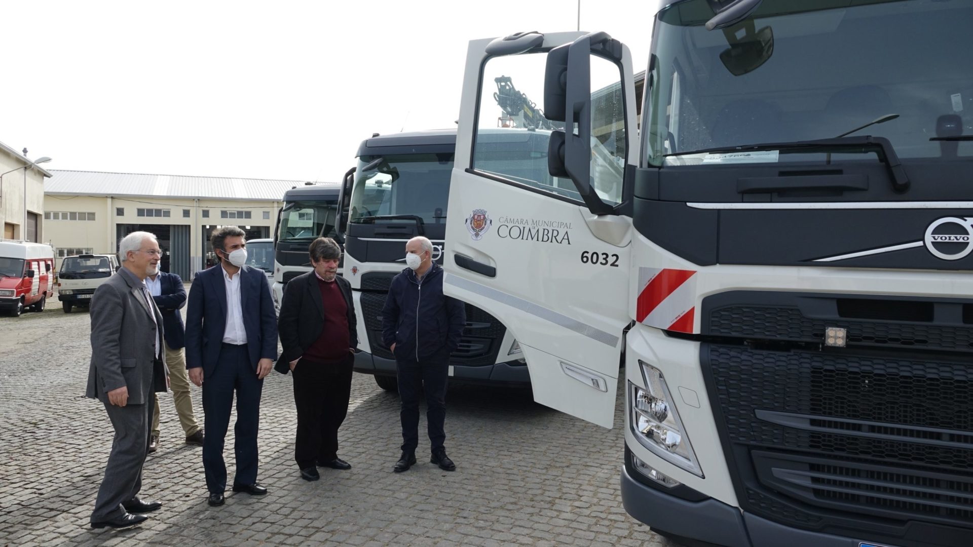 CM Coimbra apresenta 10 viaturas de recolha de resíduos urbanos