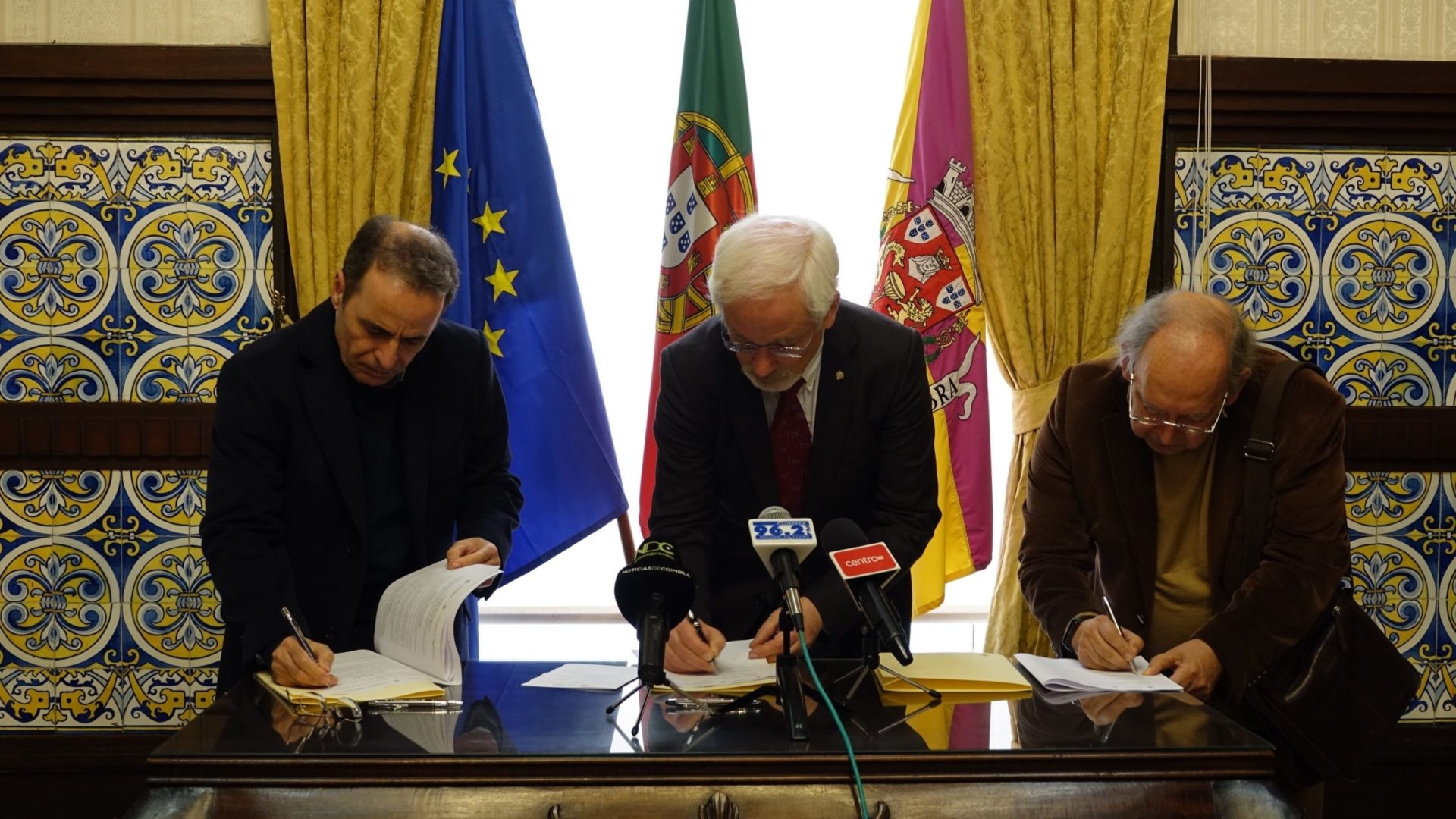 Câmara, Universidade e Águas de Coimbra formalizam contrato para manutenção do Jardim Botânico