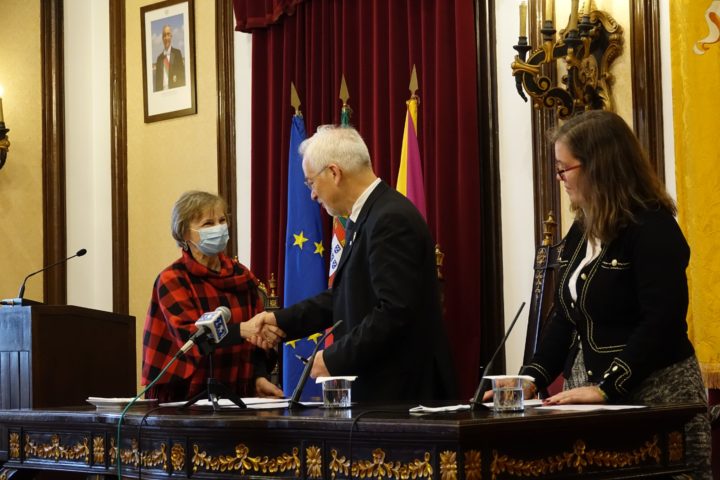 Associação Famílias Solidárias com a Deficiência - Presidente Ana Paula Santos Garcia Moreira