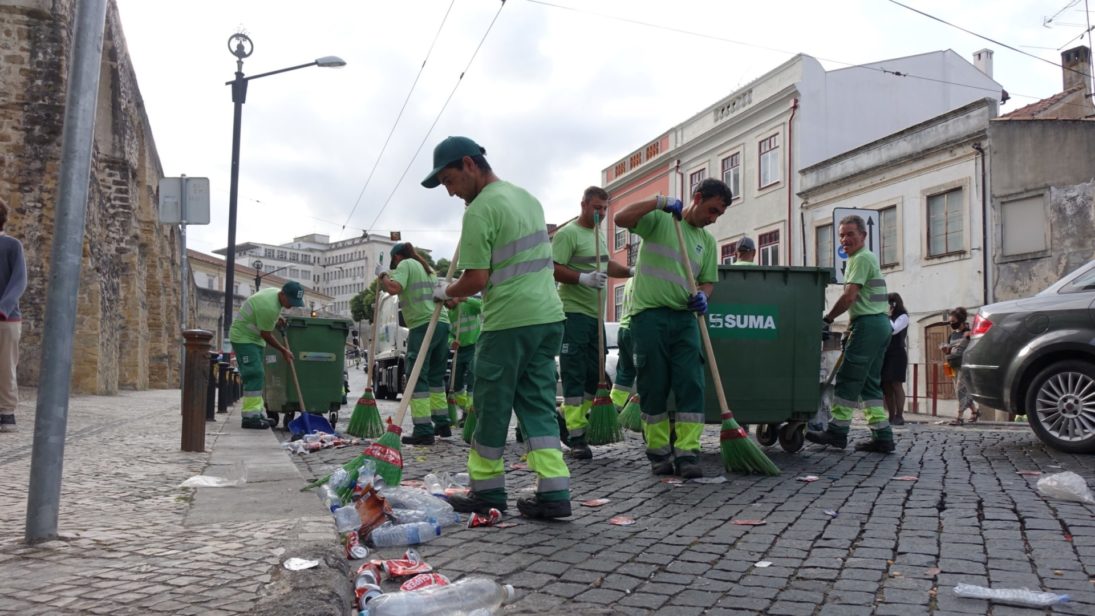 CM Coimbra recolheu 12 toneladas de resíduos do cortejo da Queima das Fitas