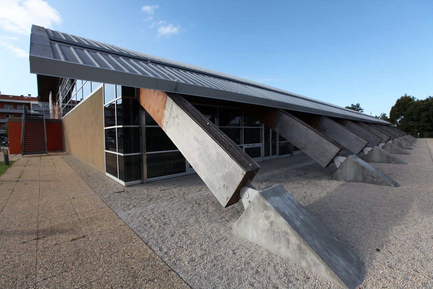 Câmara adjudica empreitada de requalificação das Piscinas Municipais Luís Lopes da Conceição