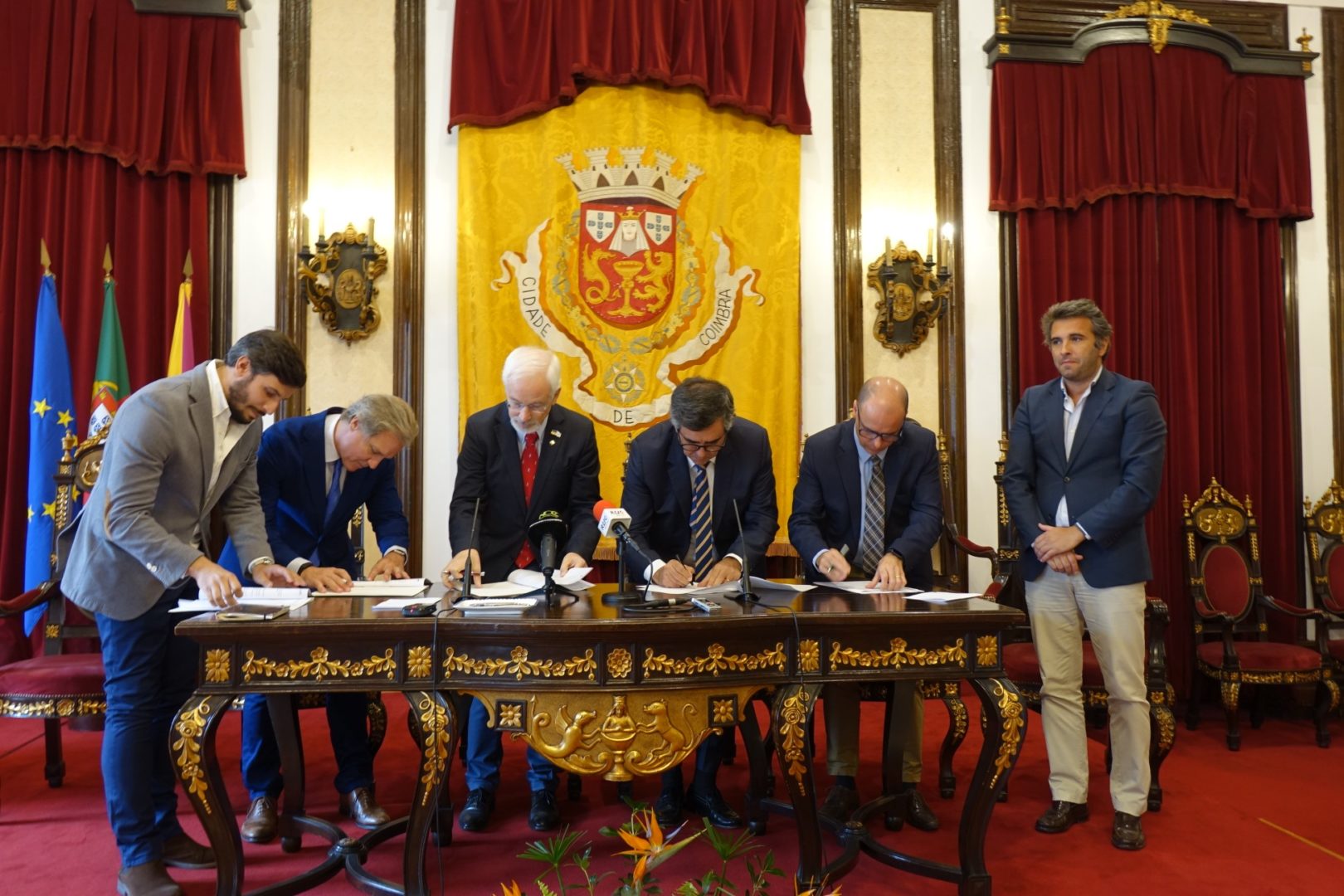 CM de Coimbra formaliza protocolo para potenciar prática de natação e para criação de centro de alto rendimento