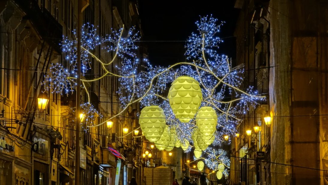 Crise energética: CM de Coimbra vai reduzir iluminação ornamental e natalícia