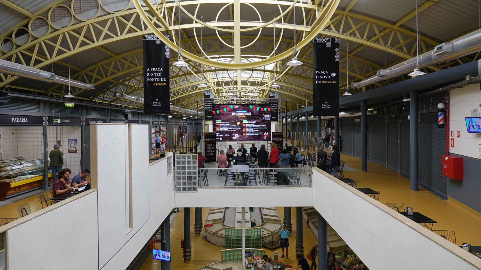 Atribuição de 57 espaços comerciais do Mercado Municipal D. Pedro V em hasta pública