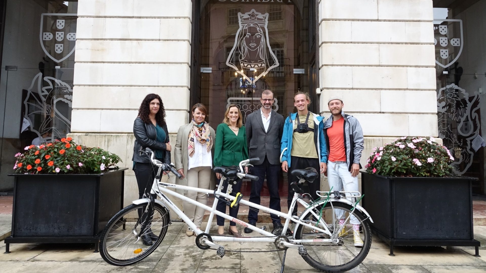 Jovens encurtam distância entre Poitiers e Coimbra a pedalar