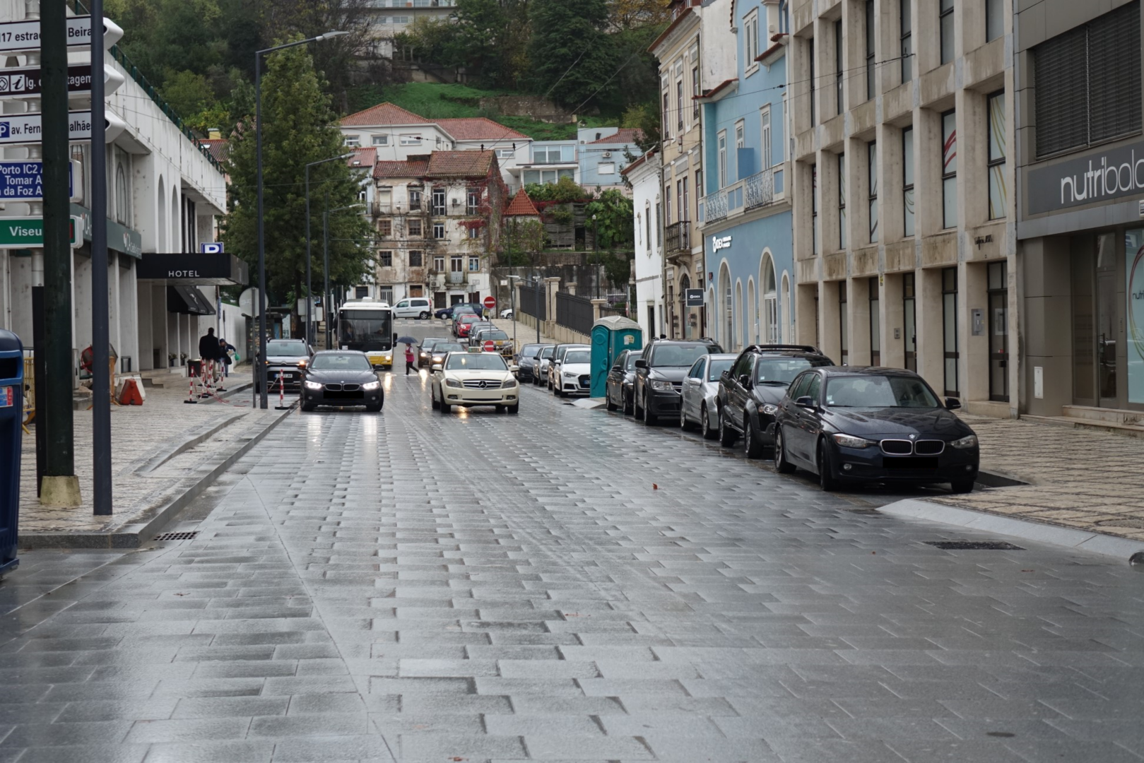 Rua João Machado reaberta à circulação automóvel