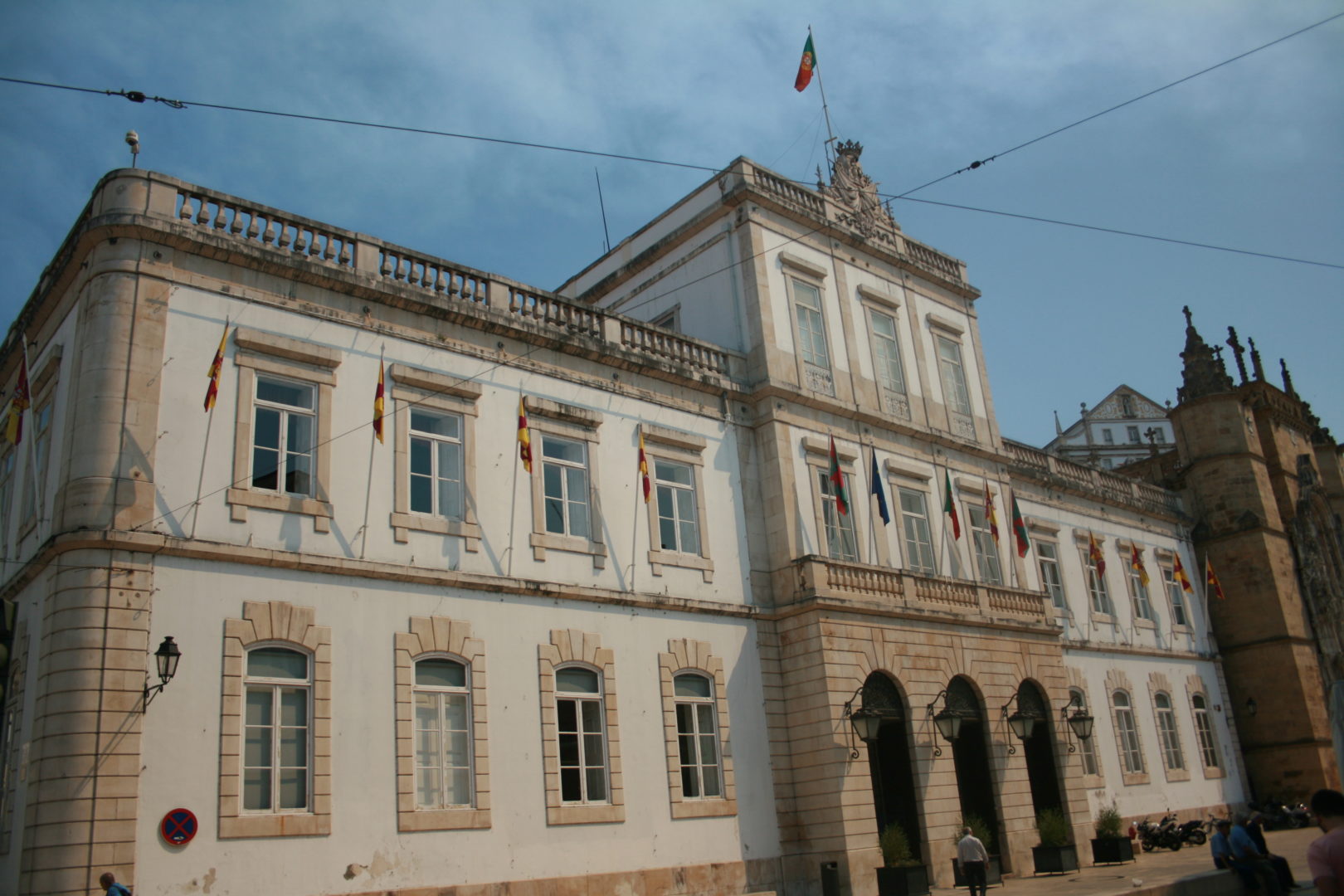 CM Coimbra intensifica controlo interno e cumprimento  das disposições legais aplicáveis à autarquia