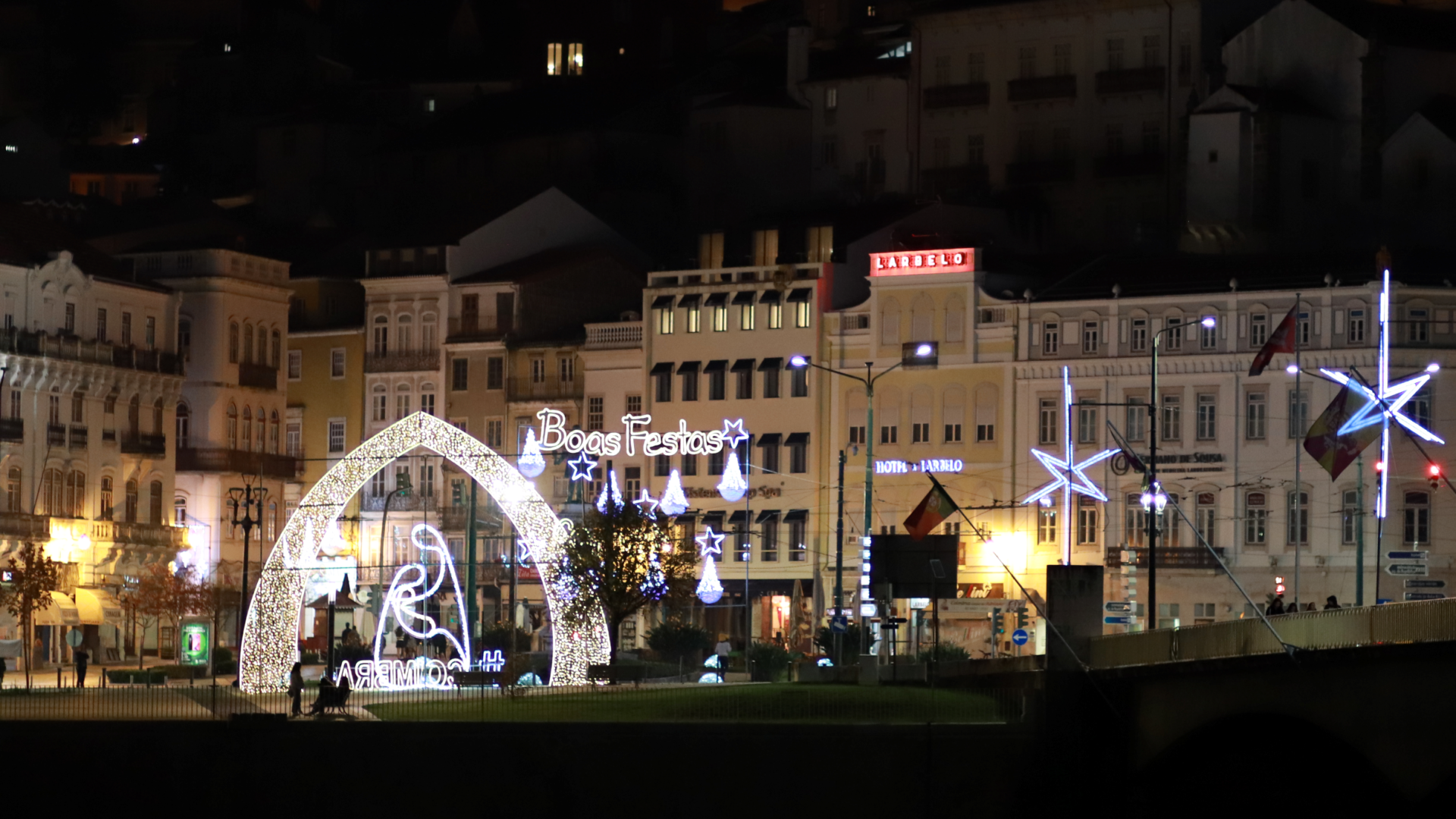 CM de Coimbra vai desligar iluminação de Natal em solidariedade com povo ucraniano