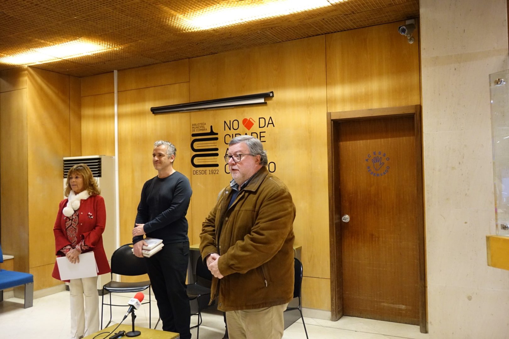 Biblioteca Municipal encheu para receber José Luís Peixoto nas “Quartas do Centenário”