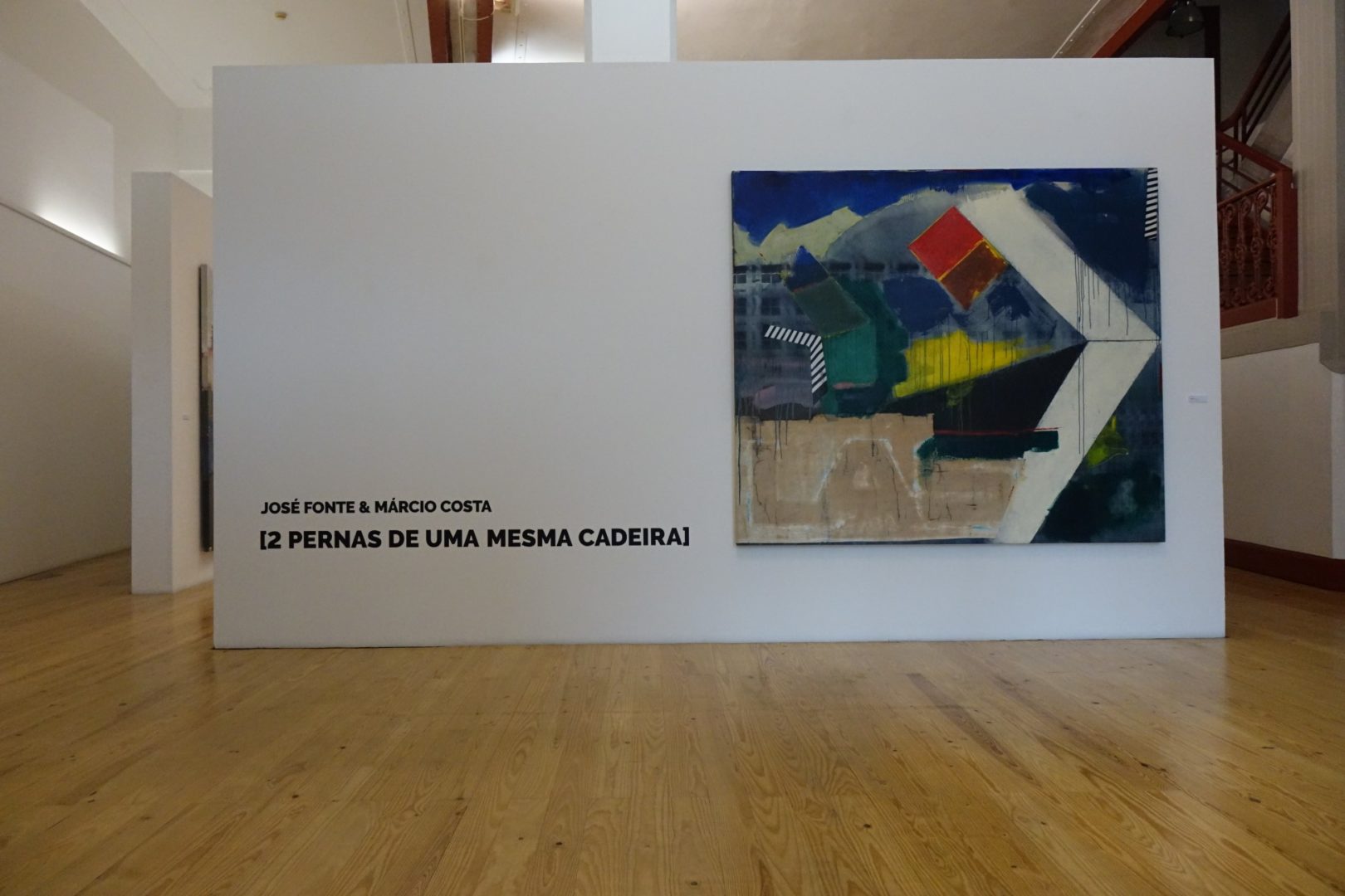 José Fonte e Márcio Costa realizam visita acompanhada à exposição “2 Pernas de Uma Mesma Cadeira”