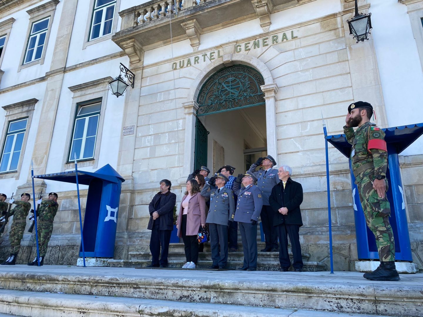 Jovens recrutas ‘alistados por um dia’ no quartel da Brigada Ligeira de Intervenção